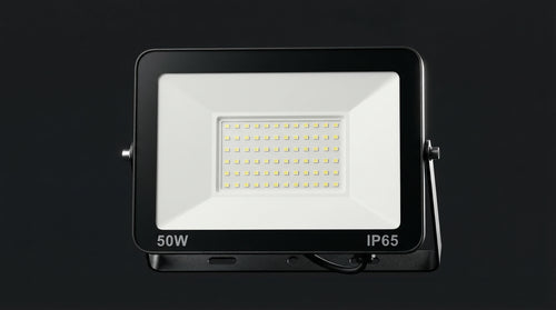 INLuss LED flood light with specifications on a black background